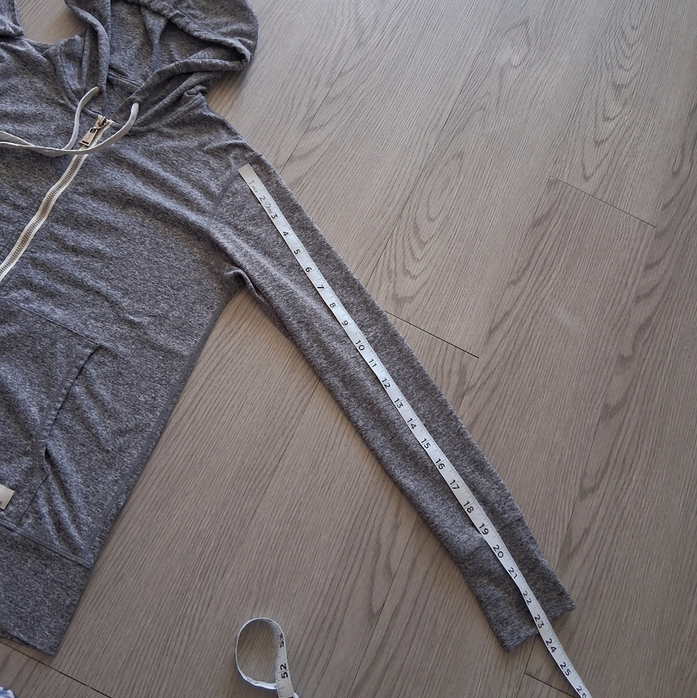 Vuori Halo Performance Hoodie Grey Heather DreamKnit - Picture 12 of 16